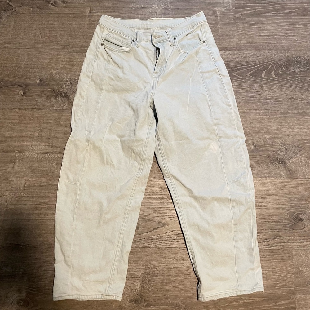 Old Navy High Waisted Barrel Jeans Light Wash 99% cotton 6R